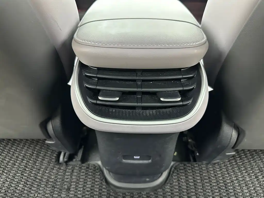 NIO ET5T 2025 75kWh Touring купить на сайте DeffCars