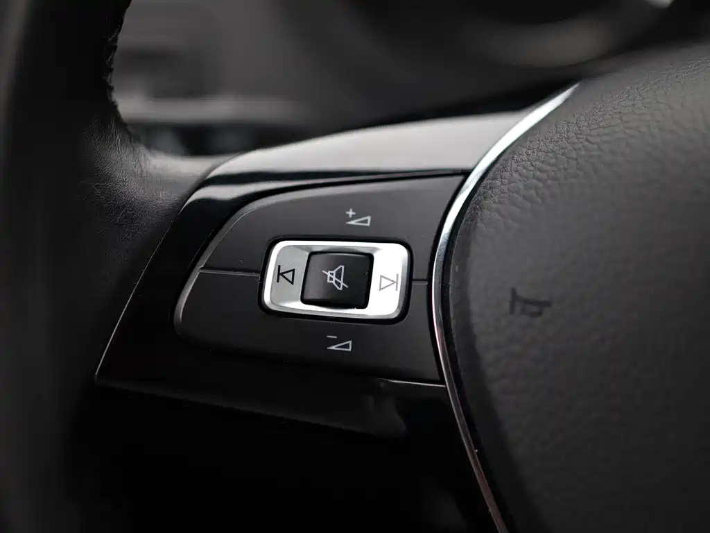 Polo 2018 1.5L automatic safety model купить на сайте DeffCars