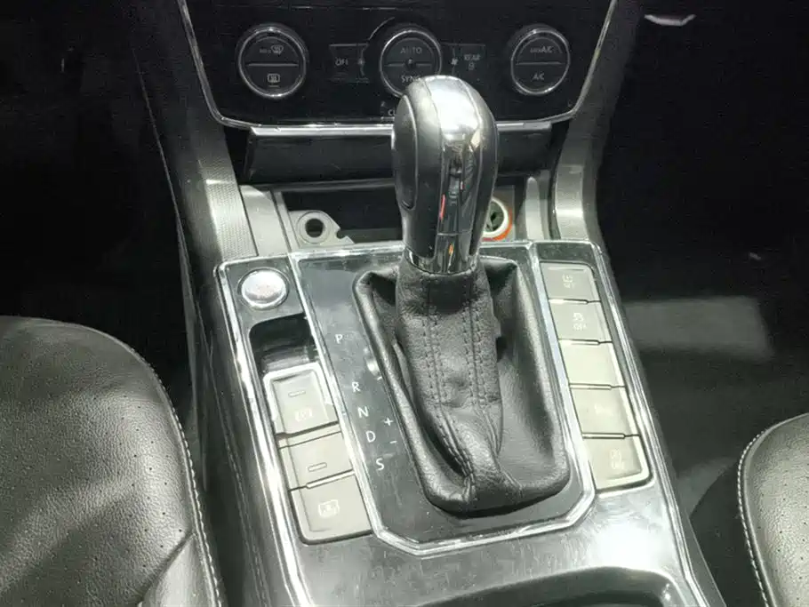 Passat 2016 330TSI DSG Royal Edition купить на сайте DeffCars