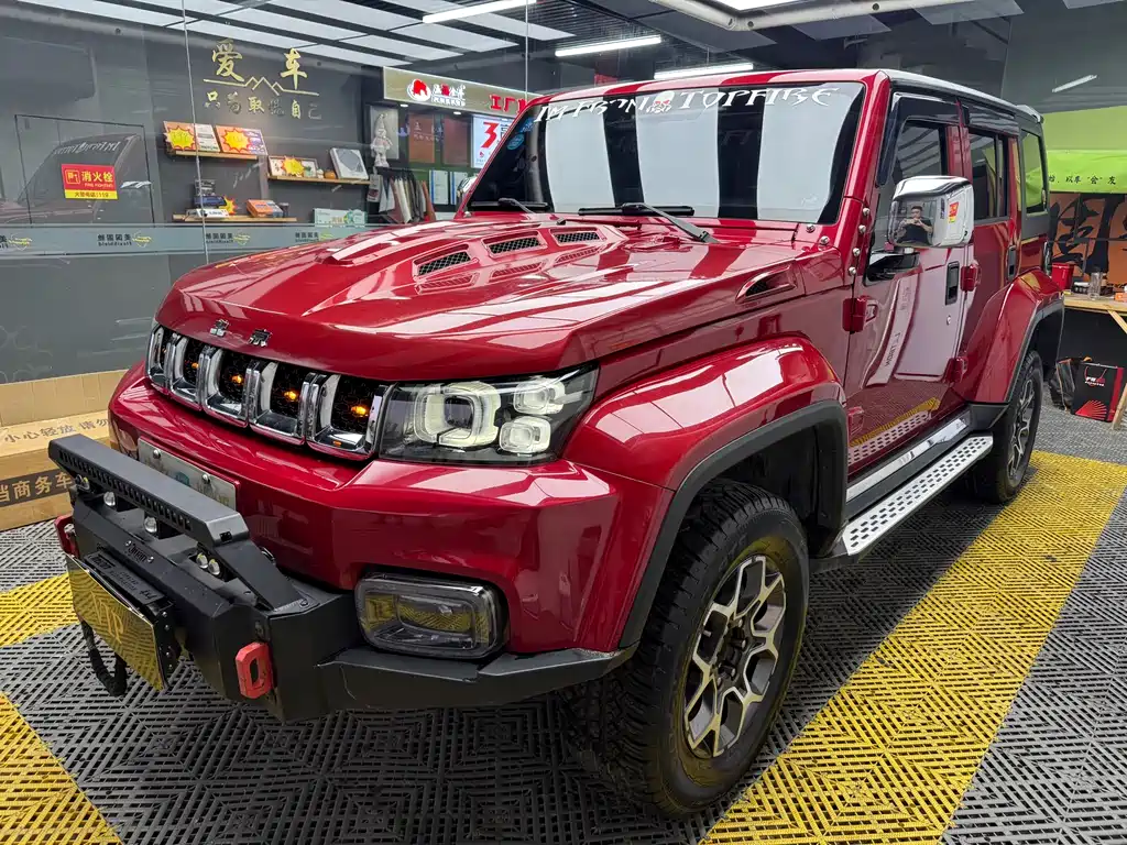 Beijing Off-Road BJ40 2019 PLUS 2.3T Automatic Four-wheel Drive Exclusive Edition National VI купить на сайте DeffCars