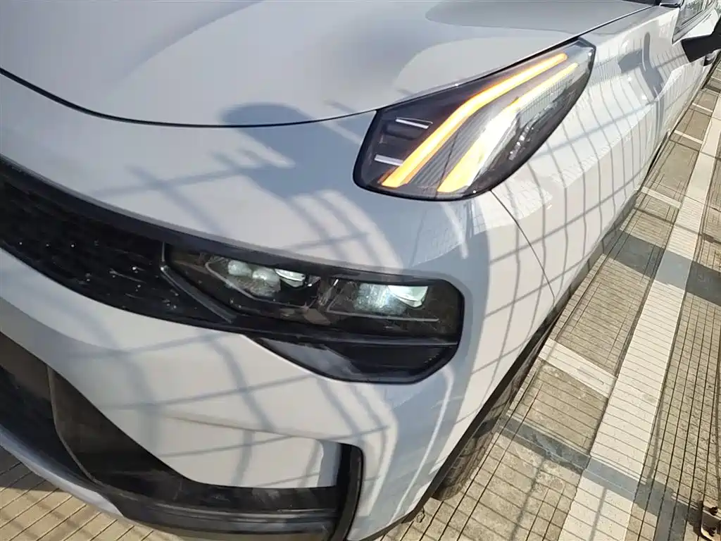 Lynk & Co 01 2023 1.5TD EM-F AM купить на сайте DeffCars