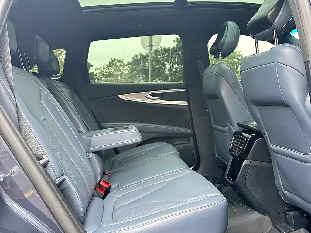 Voyager 2021 2.0T four-wheel drive exclusive edition купить на сайте DeffCars