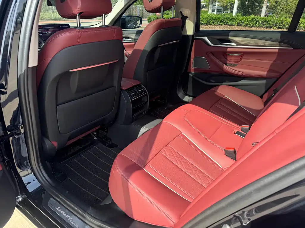 BMW 5 Series 2023 530Li Leading Luxury Package купить на сайте DeffCars