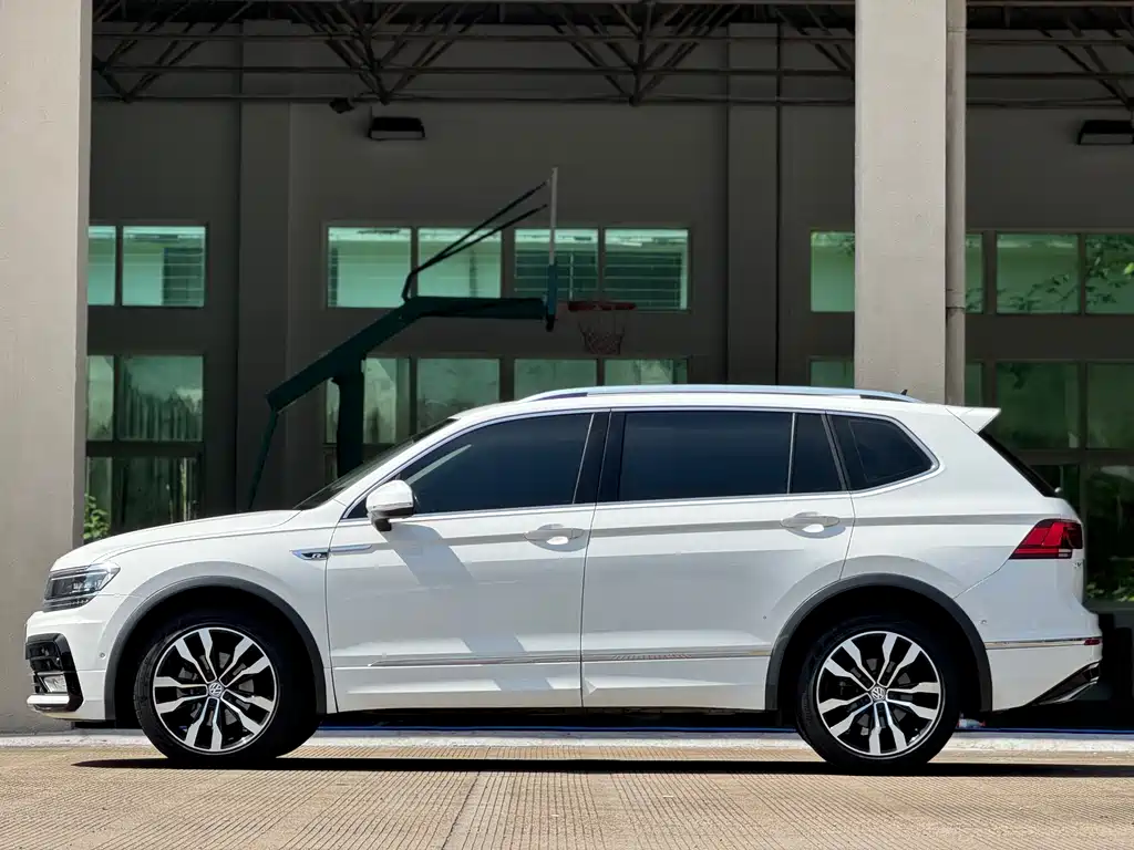 Tiguan L 2019 330TSI automatic two-wheel drive R-Line flagship version National VI купить на сайте DeffCars