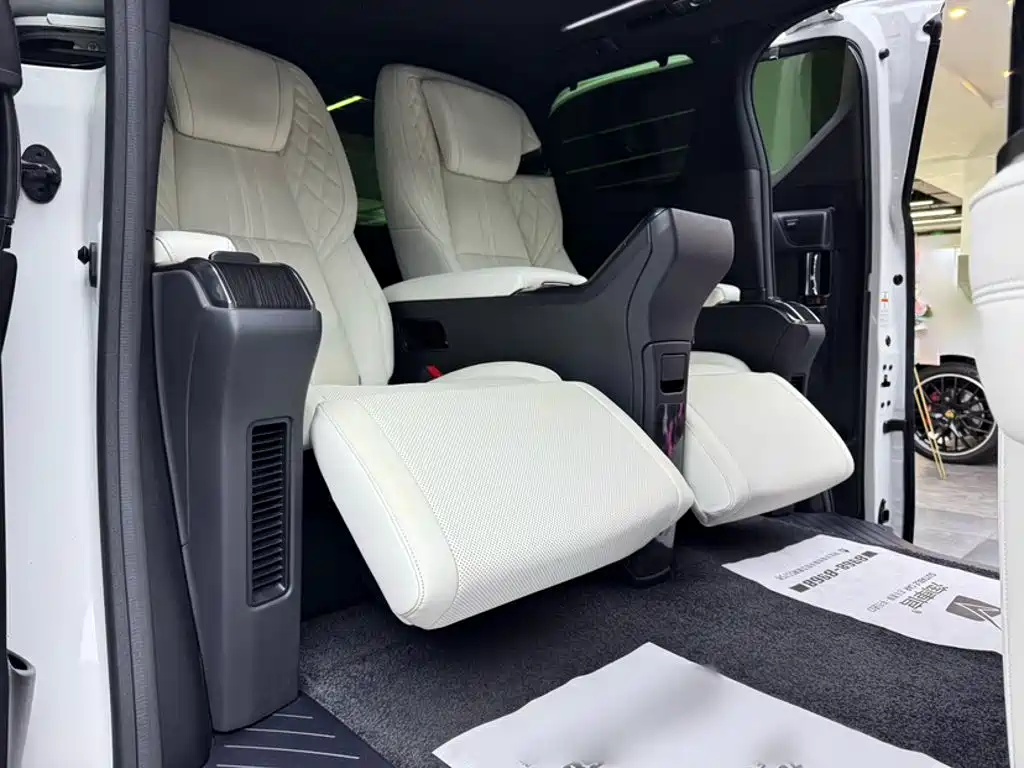 Lexus LM 2020 300h four-seat Royal Edition купить на сайте DeffCars
