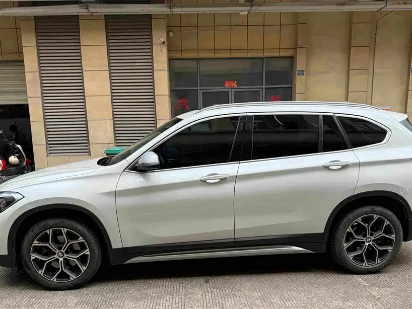 BMW X1 sDrive20Li sleek 2022 купить на сайте DeffCars