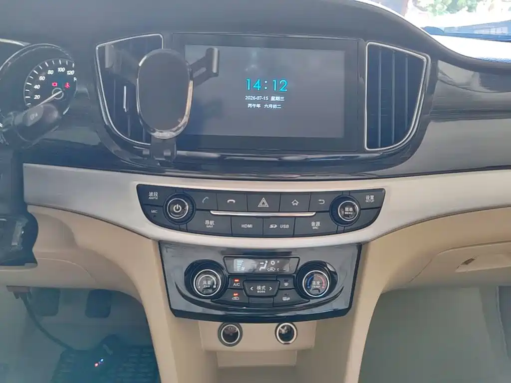 Baojun 730 2016 1.8L Manual Luxury 7 Seater купить на сайте DeffCars