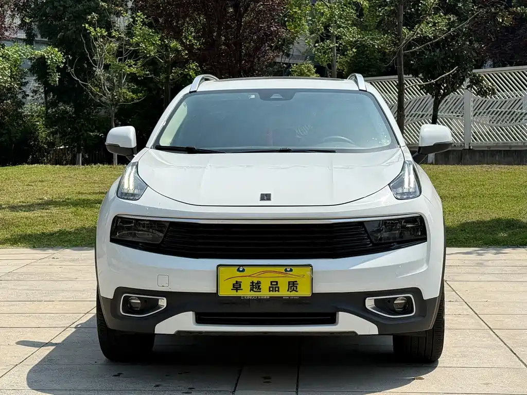 Lynk & Co 01 2017 2.0T two-wheel drive Pro version купить на сайте DeffCars