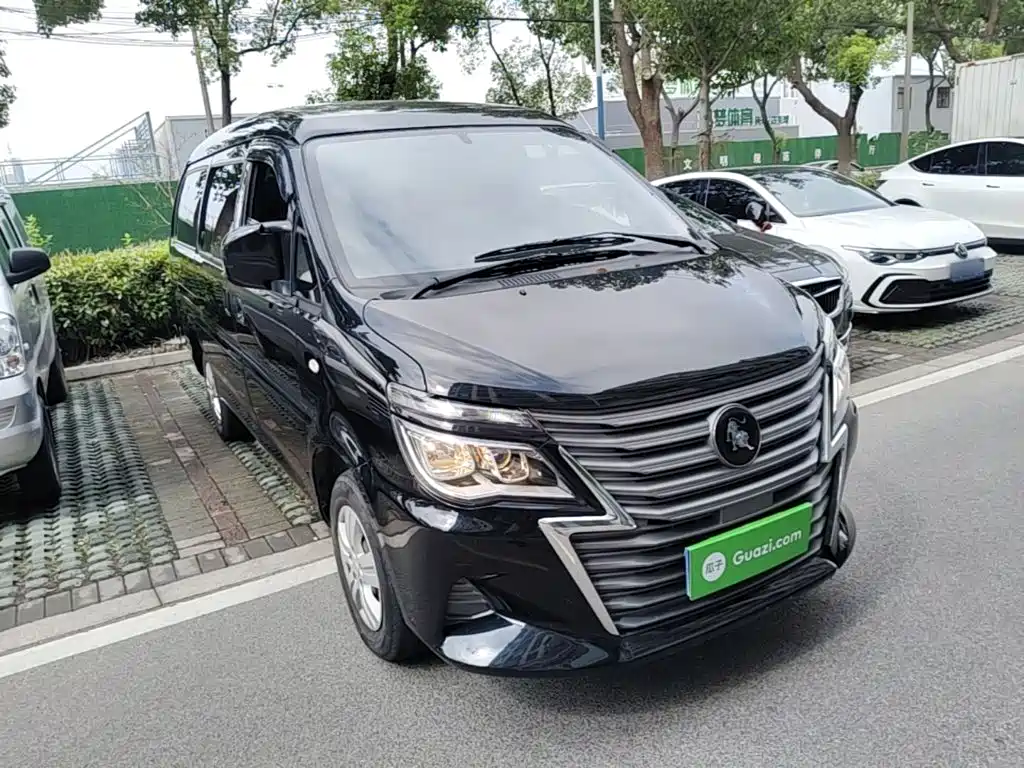 Lingzhi 2023 M5L 1.6L basic model 7 seats купить на сайте DeffCars