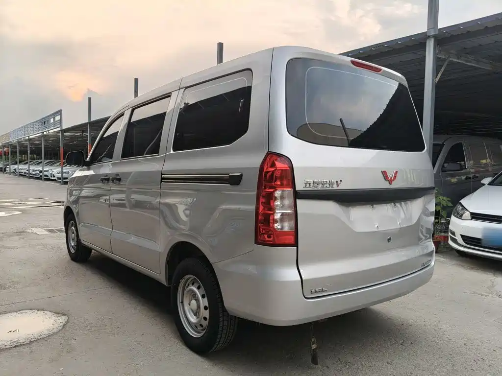 Wuling Hongguang V 2022 1.5L Jinchue version hydraulically assisted LAR купить на сайте DeffCars