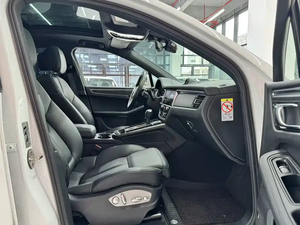 Macan 2023 Macan 2.0T купить на сайте DeffCars