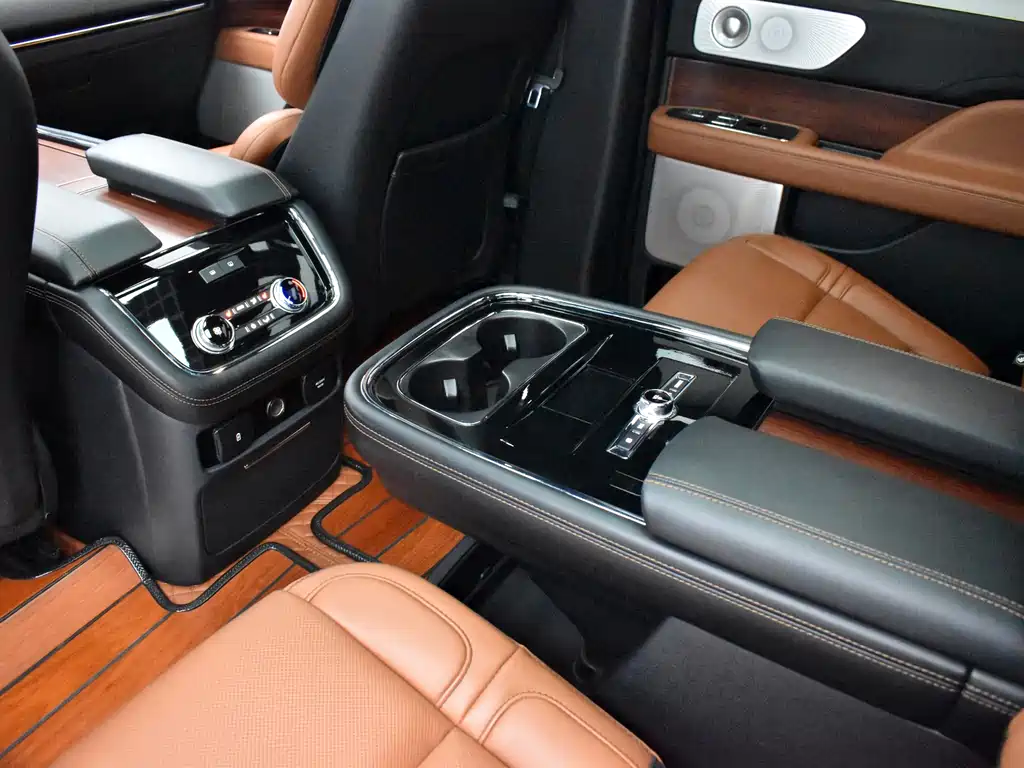 Navigator 2020 3.5T Honor Edition купить на сайте DeffCars