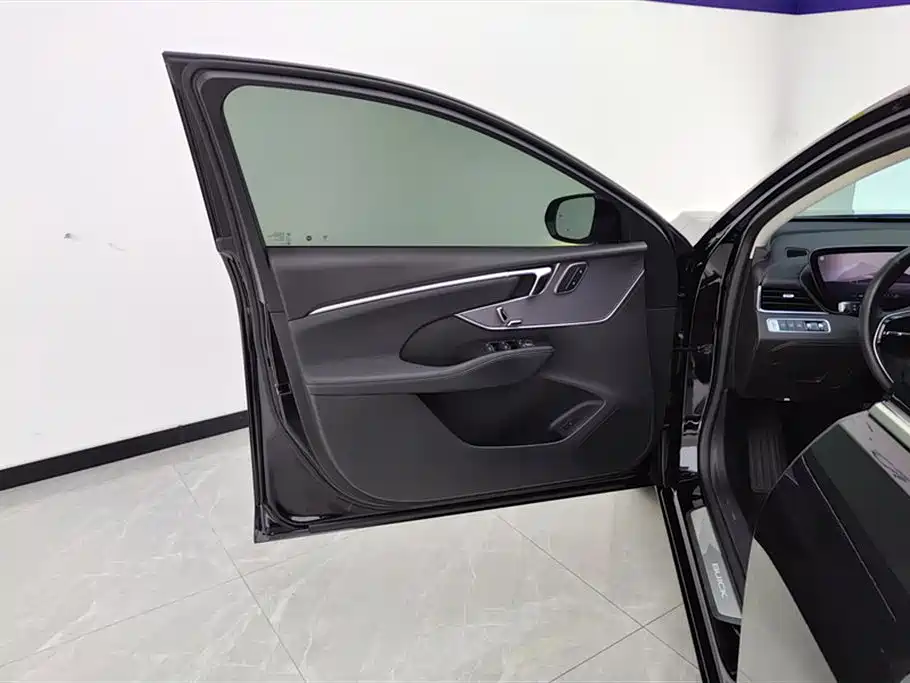 LaCrosse 2023 28T Yuezun Edition купить на сайте DeffCars