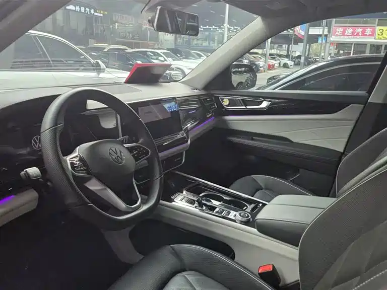 Touron 2024 380TSI four-wheel drive luxury version купить на сайте DeffCars