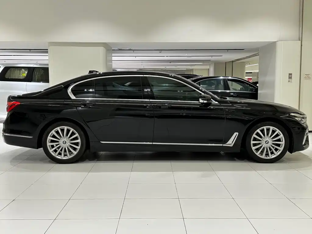 BMW 7 Series 2016 740Li Leading Model купить на сайте DeffCars