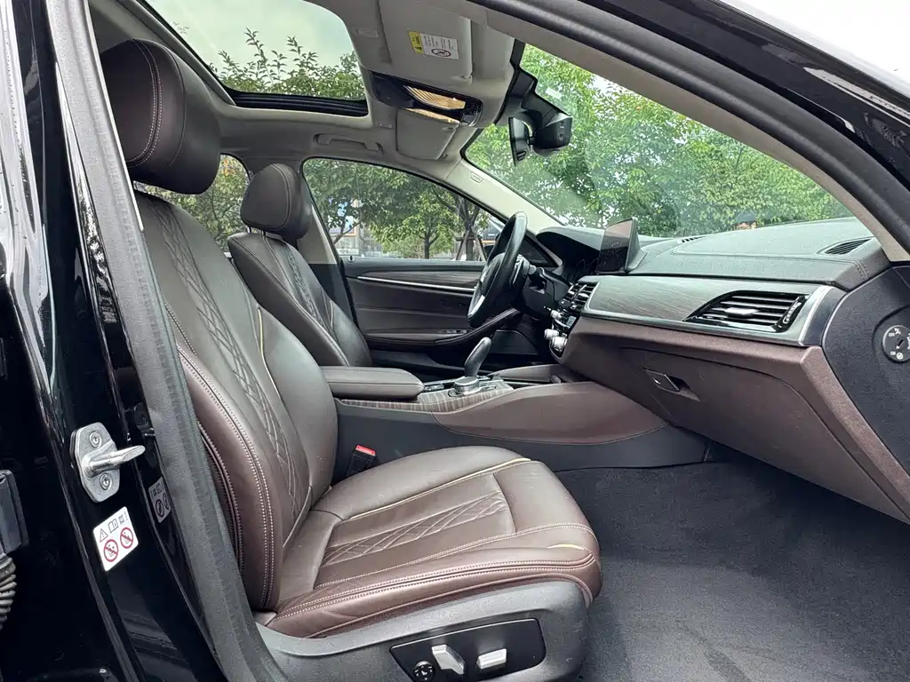 BMW 5 Series 2019 530Li Exclusive Luxury Package купить на сайте DeffCars