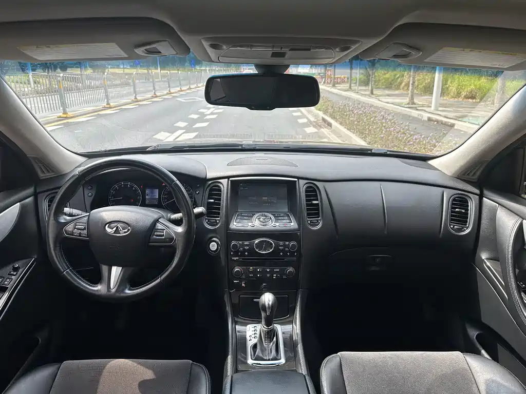 Infiniti QX50 2015 2.5L Comfort Edition купить на сайте DeffCars