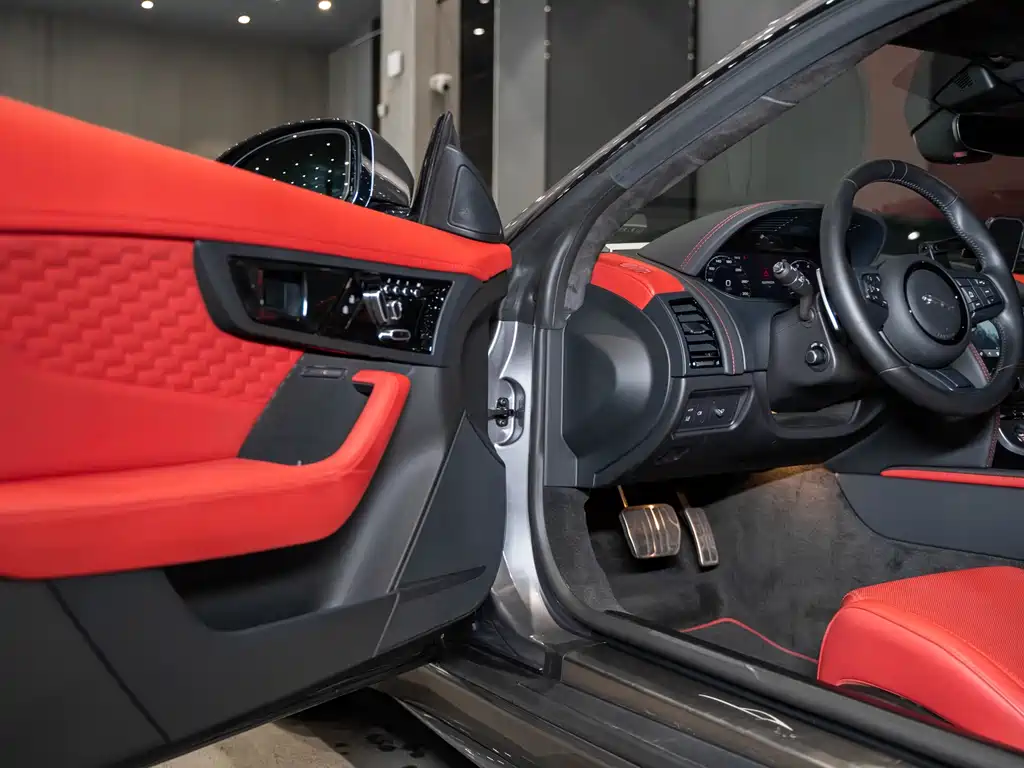 Jaguar F-TYPE 2024 P300 75th Anniversary Collection Hardtop Edition купить на сайте DeffCars