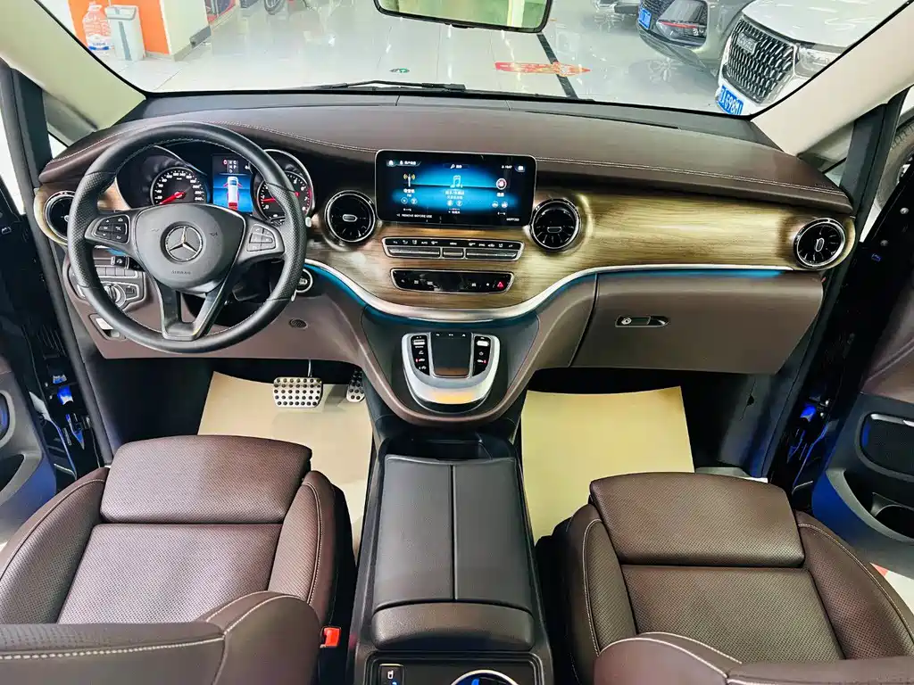 Mercedes-Benz V-Class 2022 V 260 L Long Wheelbase Luxury Edition купить на сайте DeffCars