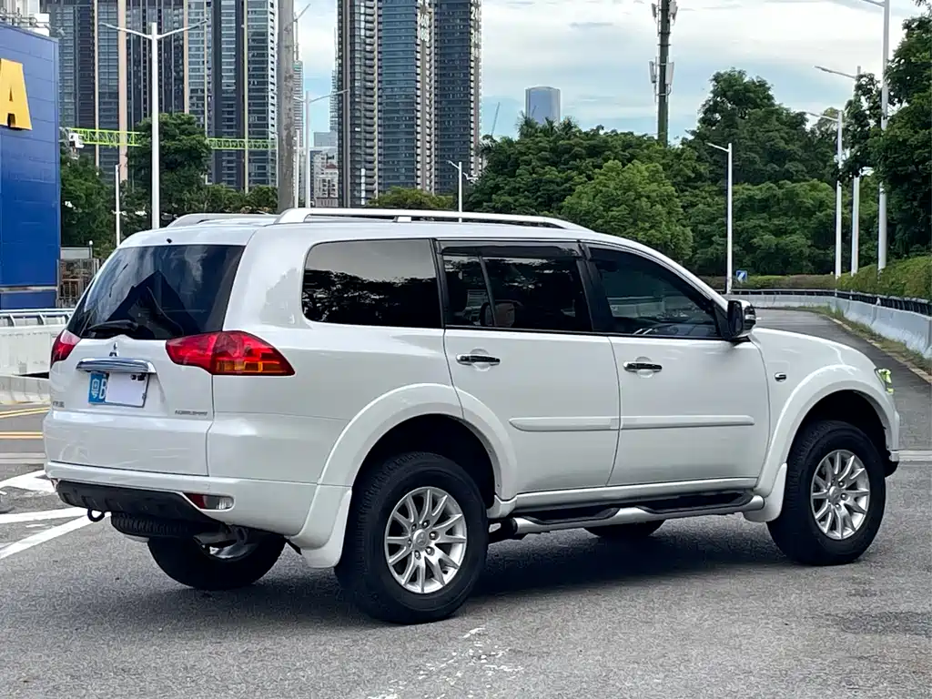 Pajero Jinchang 2013 3.0L automatic four-wheel drive flagship version купить на сайте DeffCars