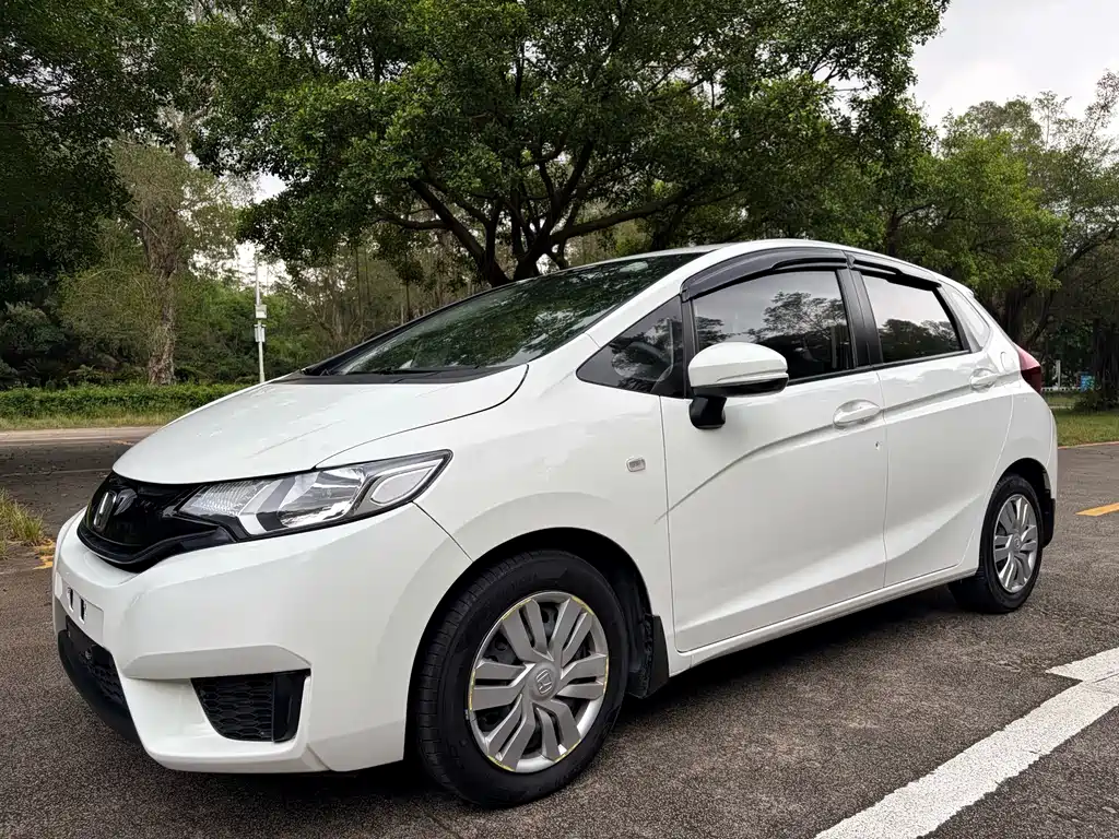 Fit 2016 1.5L LXS CVT Comfort Sunroof Edition купить на сайте DeffCars