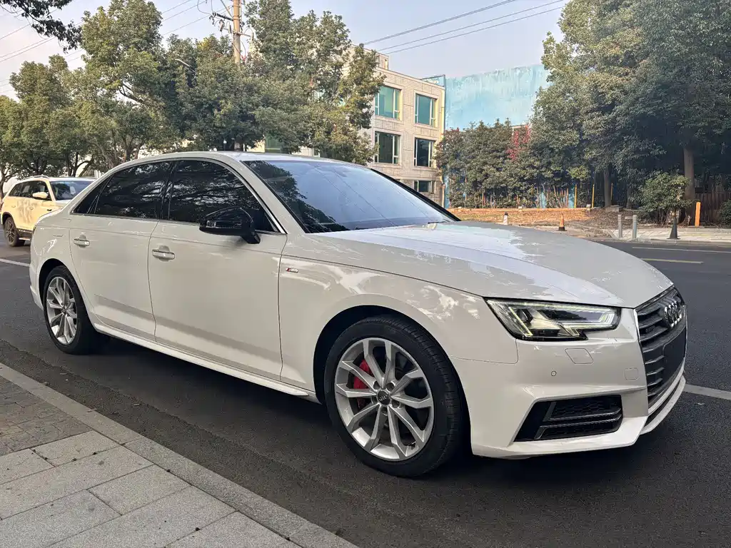 Audi A4L 2018 30th anniversary model 45 TFSI quattro personalized sports version купить на сайте DeffCars