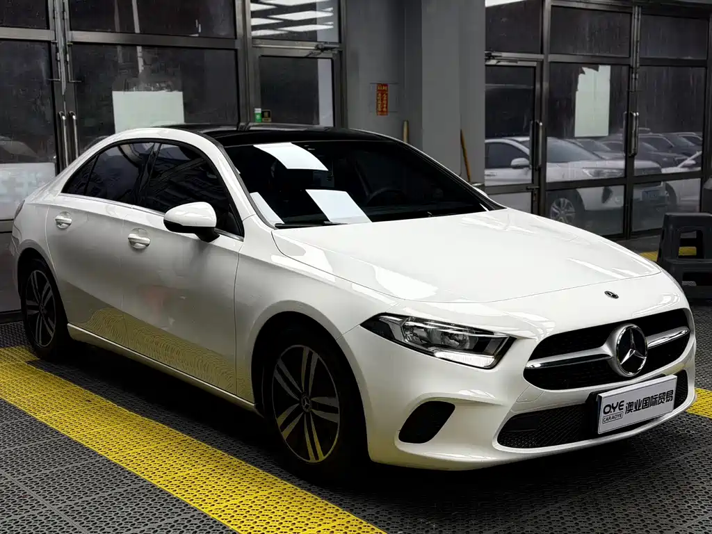 Mercedes-Benz A-Class 2022 A 180 L купить на сайте DeffCars