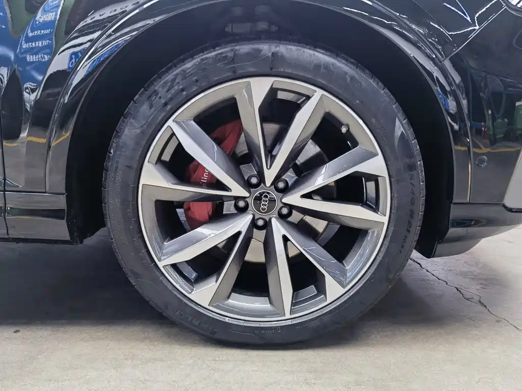 Audi Q7 2023 55 TFSI quattro S line sports купить на сайте DeffCars