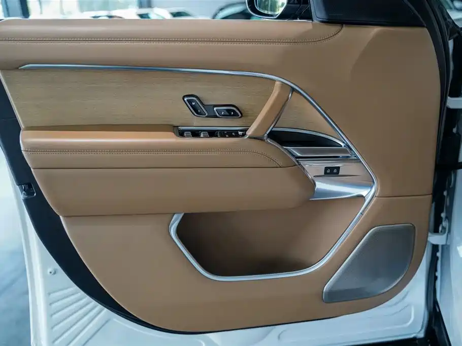 Range Rover 2023 4.4 V8 SV Honor Creation Extended Edition купить на сайте DeffCars