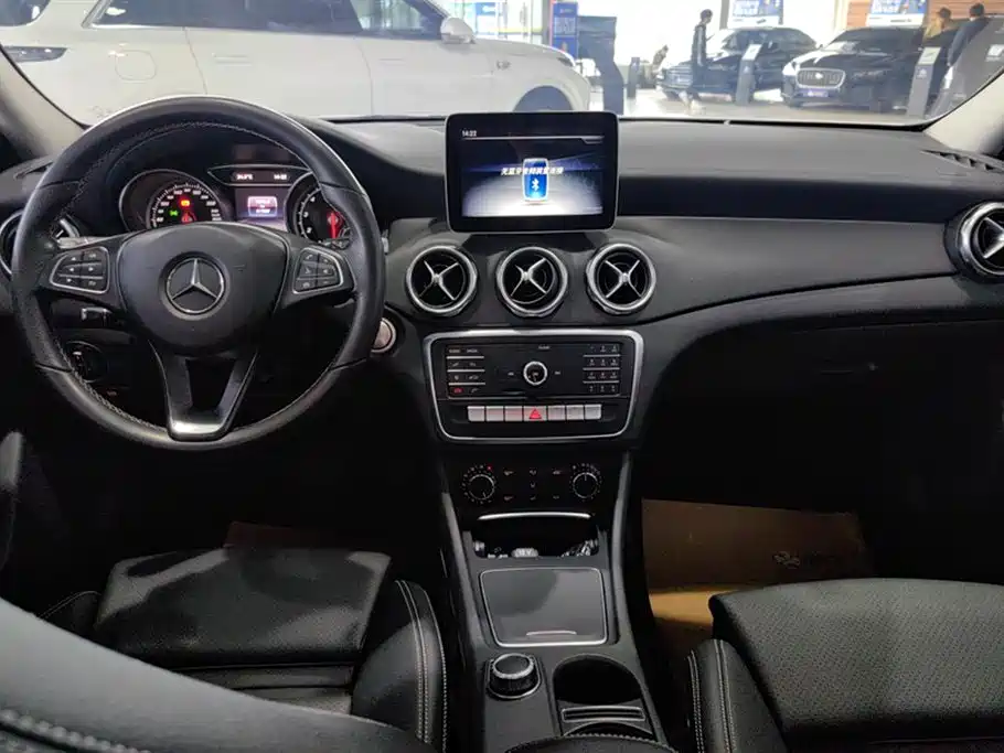 Mercedes-Benz GLA 2018 GLA 200 Fashion Model купить на сайте DeffCars
