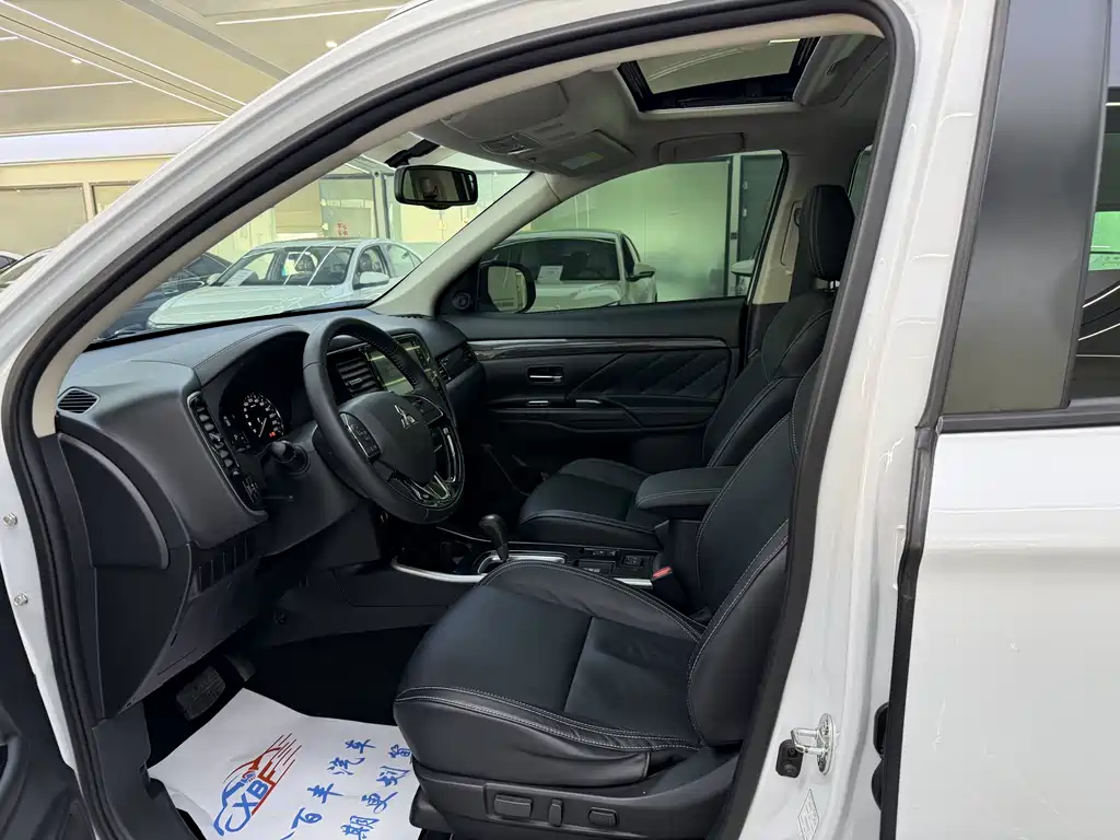 Outlander 2019 2.0L 2WD Enjoy Edition 7 seats National V купить на сайте DeffCars