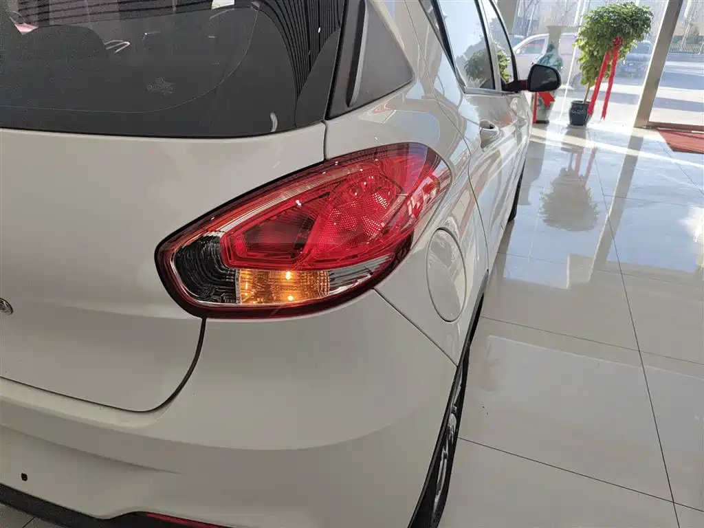 Baojun 310 2016 1.2L manual comfort model купить на сайте DeffCars