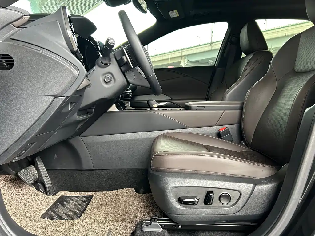 Lexus RX New Energy 2023 450h+ Four-wheel Drive Enjoyment Edition купить на сайте DeffCars