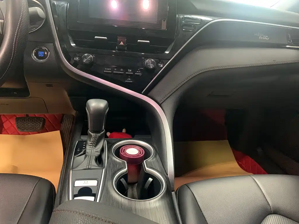Camry 2023 2.0GVP Leading Edition купить на сайте DeffCars