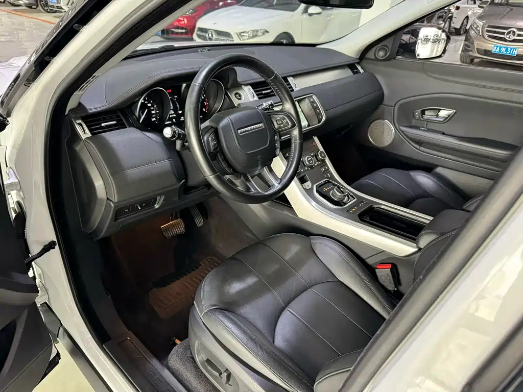 Range Rover Evoque 2018 240PS PURE Fashion Edition купить на сайте DeffCars
