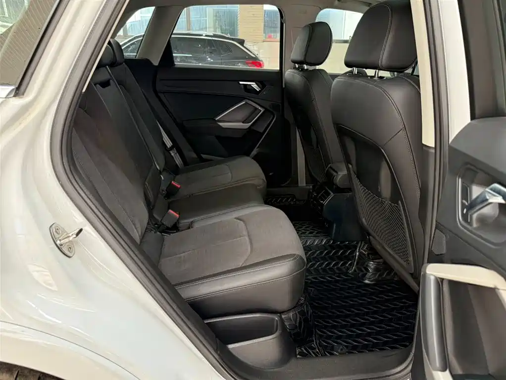 Audi Q3 2022 35 TFSI aggressive and dynamic купить на сайте DeffCars