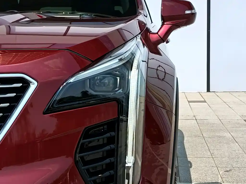 Cadillac XT4 2018 28T two-wheel drive luxury model купить на сайте DeffCars