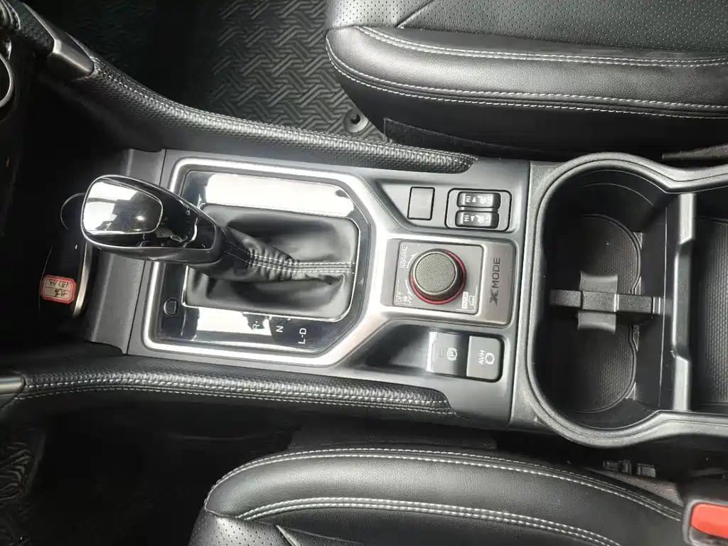 Forester 2022 2.0i AWD Deluxe Edition EyeSight купить на сайте DeffCars