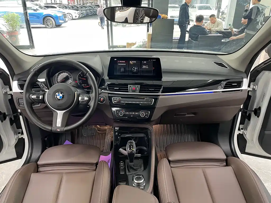 BMW X1 2022 sDrive20Li Exclusive Model купить на сайте DeffCars