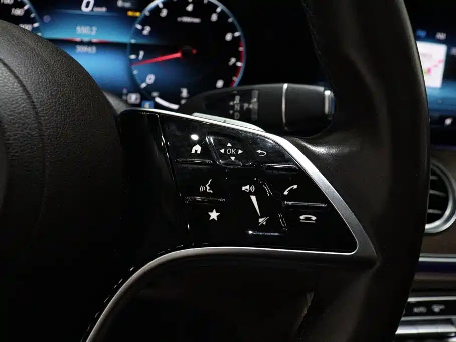 Mercedes-Benz E-Class 2023 E 260 L купить на сайте DeffCars