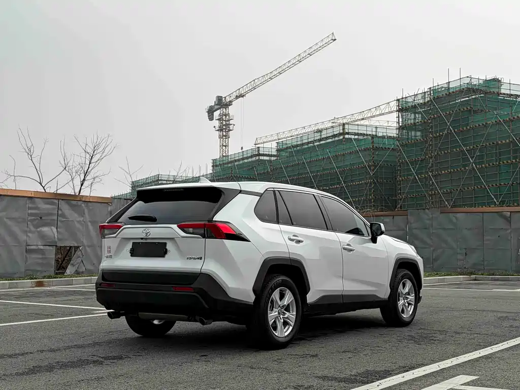 RAV4 Rongfang 2023 2.0L CVT two-wheel drive urban version купить на сайте DeffCars