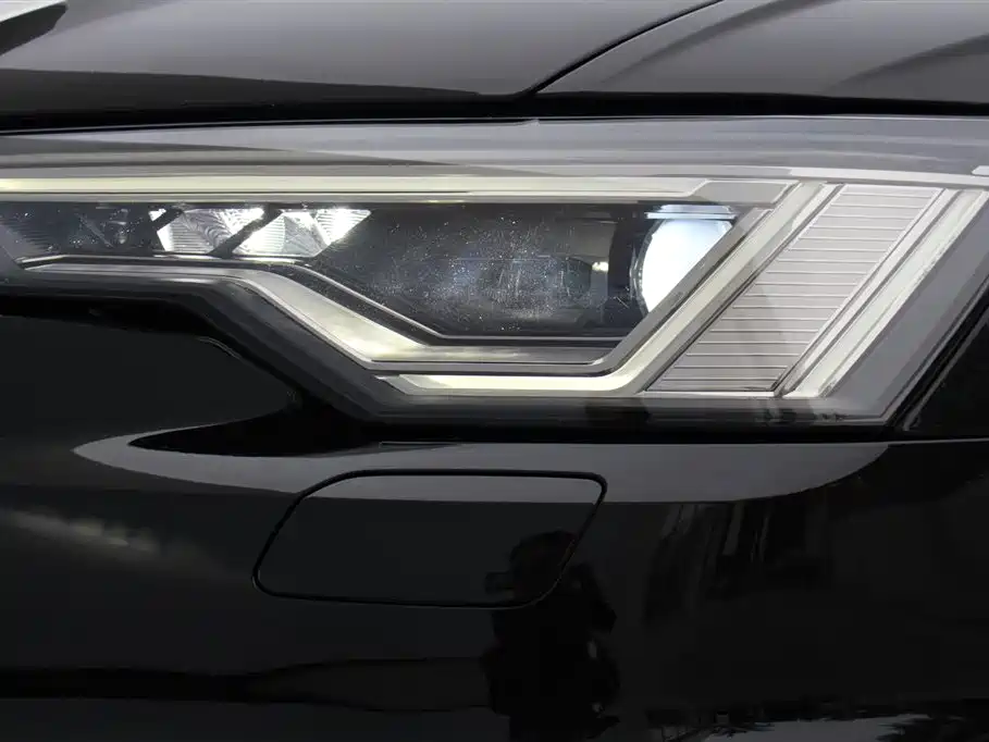 Audi A6L New Energy 2020 55 TFSI e quattro купить на сайте DeffCars