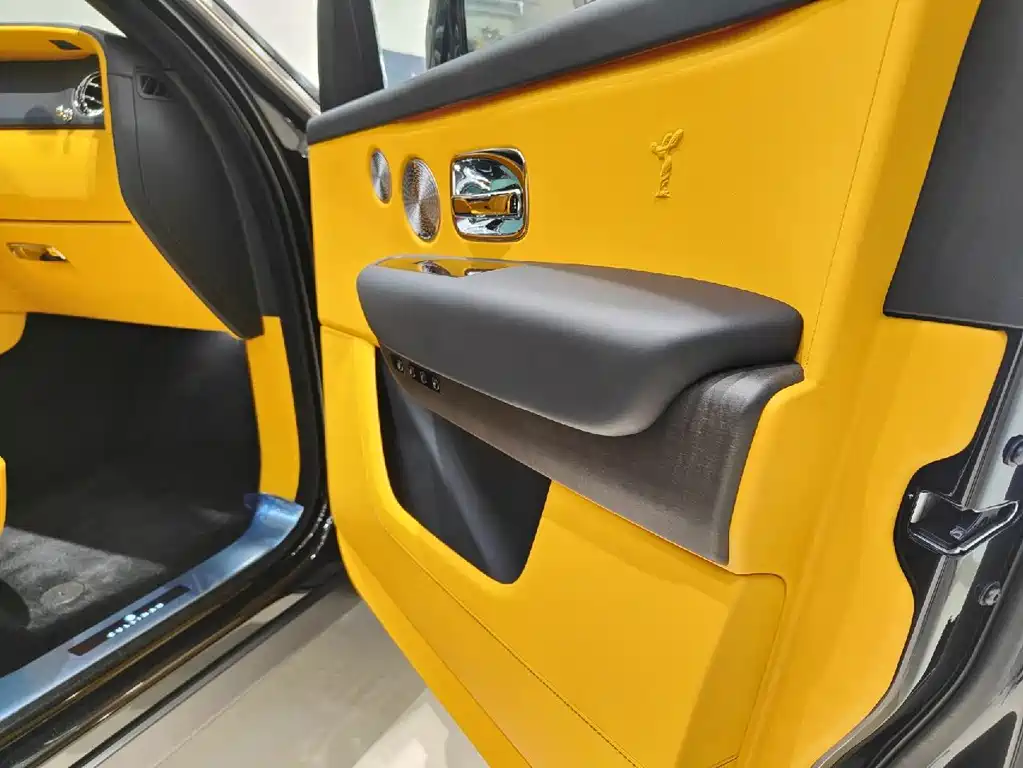 Cullinan 2018 four-seat version купить на сайте DeffCars