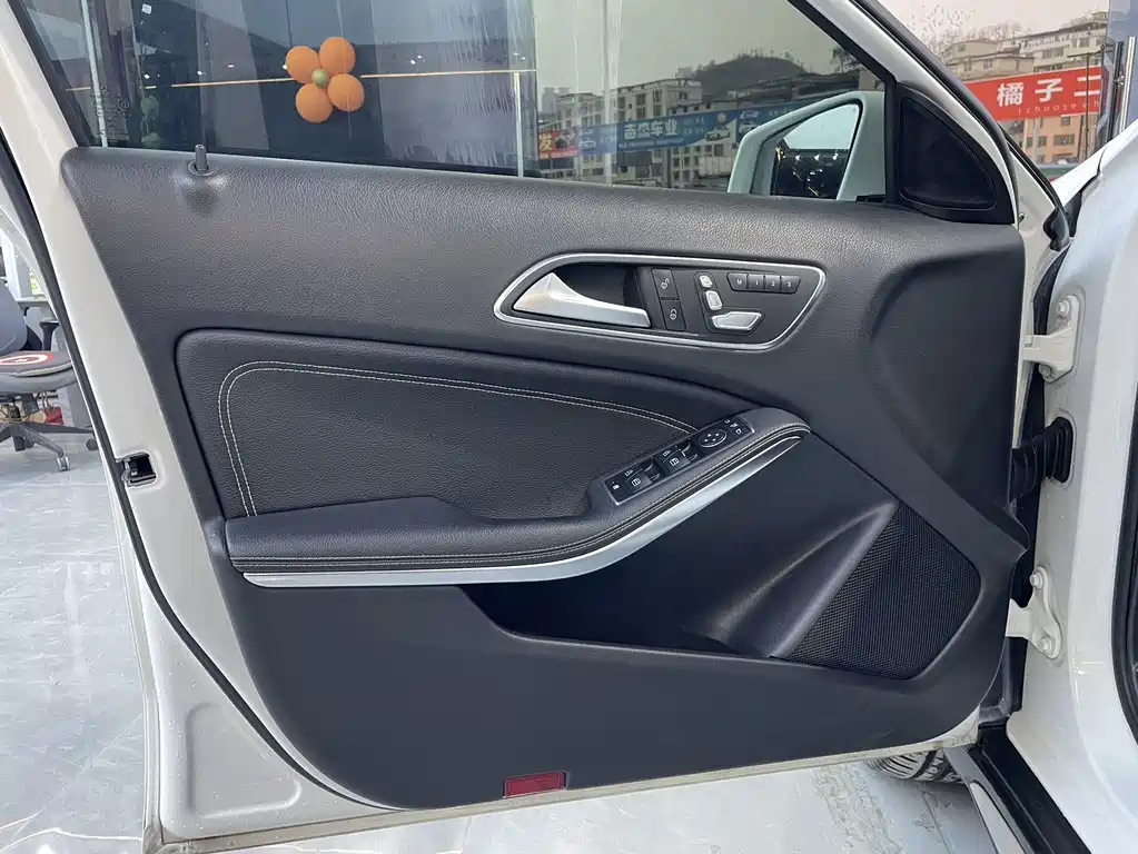 Mercedes-Benz GLA 2017 GLA 220 4MATIC Fashion Model купить на сайте DeffCars