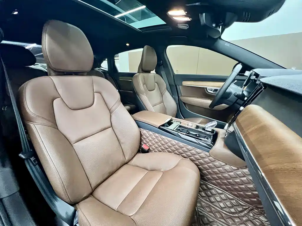 Volvo S90 plug-in hybrid 2024 plug-in hybrid four-wheel drive long range Zhiyi luxury version купить на сайте DeffCars