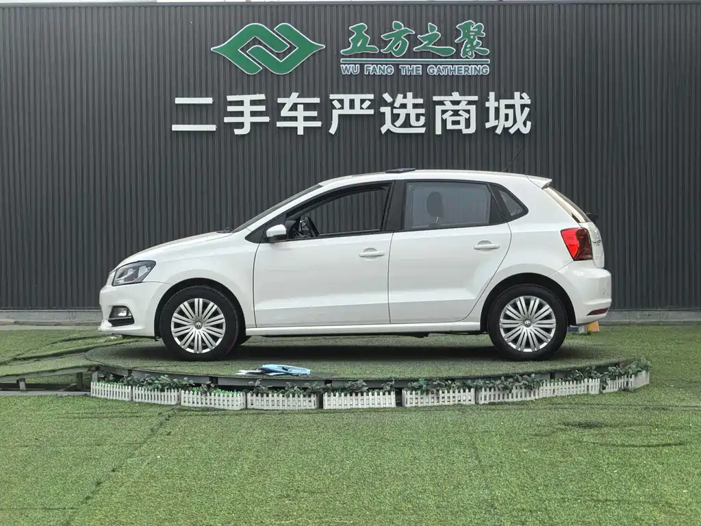Polo 2016 1.6L automatic comfort model купить на сайте DeffCars