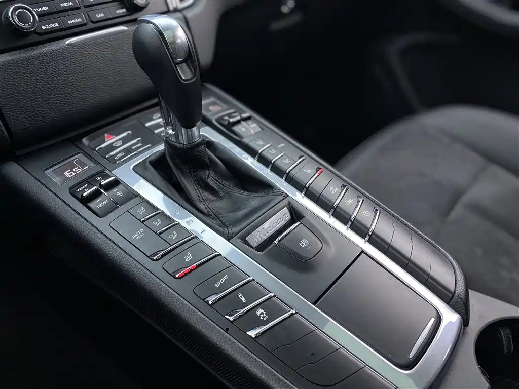 Macan 2017 Macan 2.0T купить на сайте DeffCars