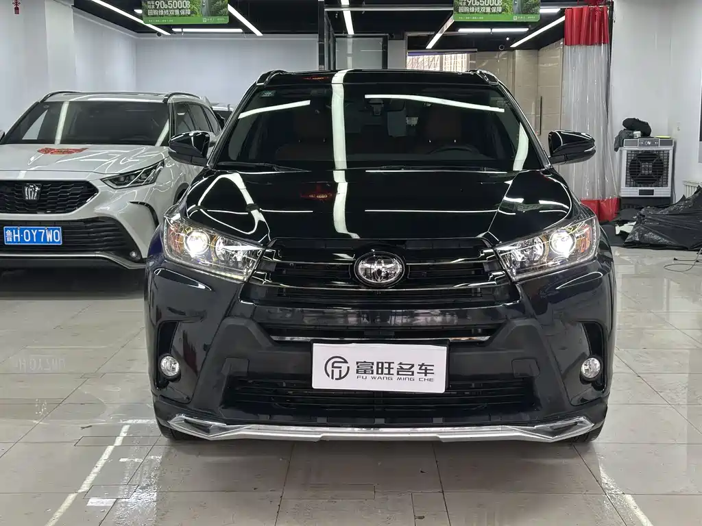 Highlander 2018 2.0T four-wheel drive knight version, 7 seats, National VI купить на сайте DeffCars