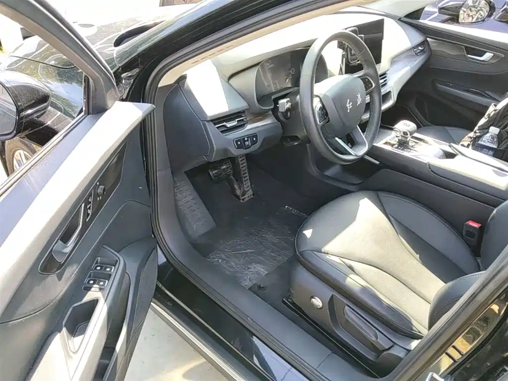 Hongqi E-QM5 2022 431km Charging Enjoyment Edition купить на сайте DeffCars