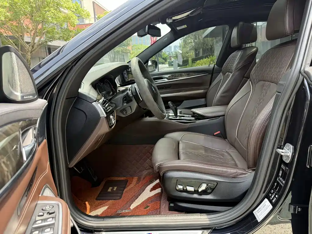 BMW 6 Series GT 2018款 640i xDrive M运动套装 купить на сайте DeffCars